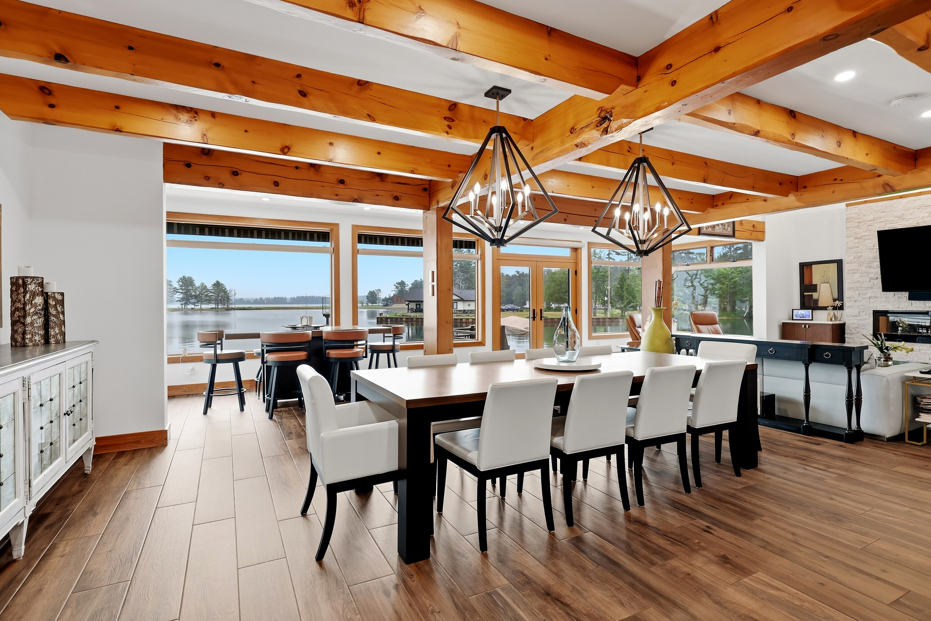  Exceptional Waterfront Home - 物件實景