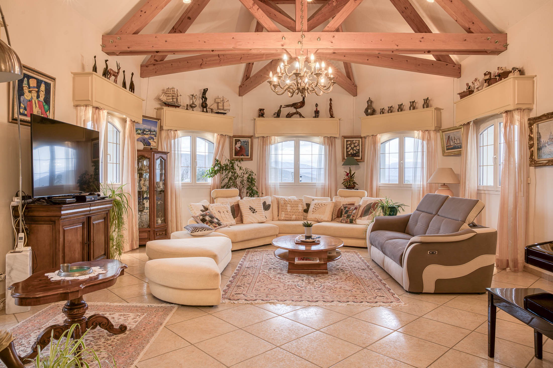  Exceptional Property with Lake and Mountain Views - 物件實景