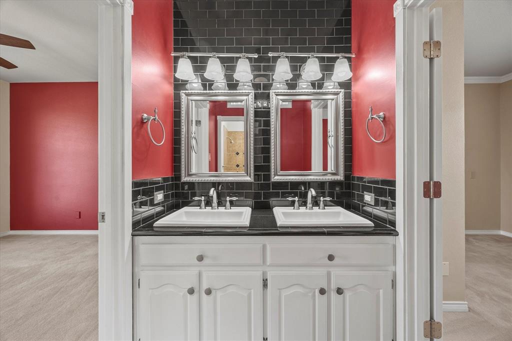 Heath, Texas, 75032, United States, 4 Bedrooms Bedrooms, ,4 BathroomsBathrooms,Residential,For Sale,1911948