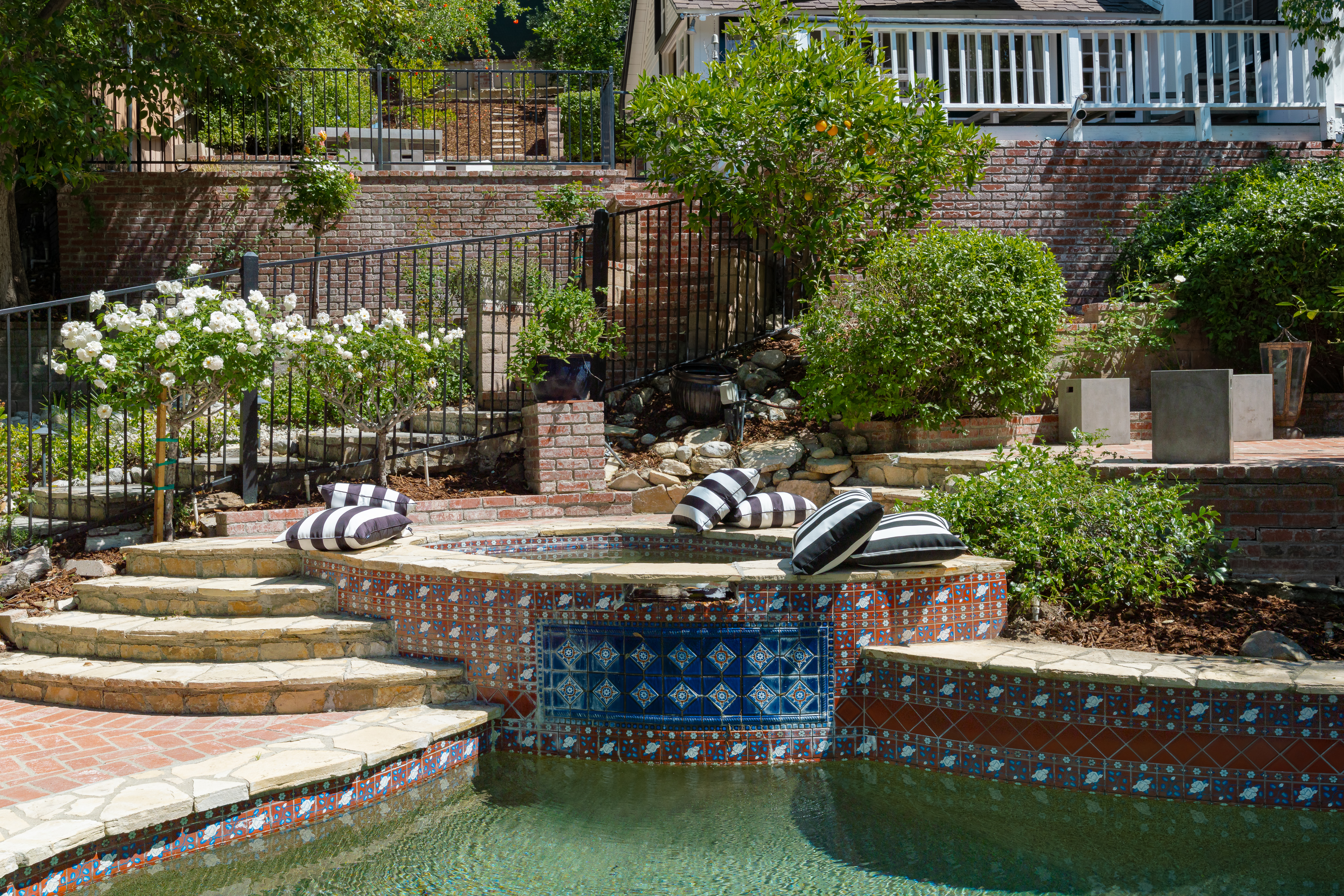  4650 Encino Avenue - 物件實景