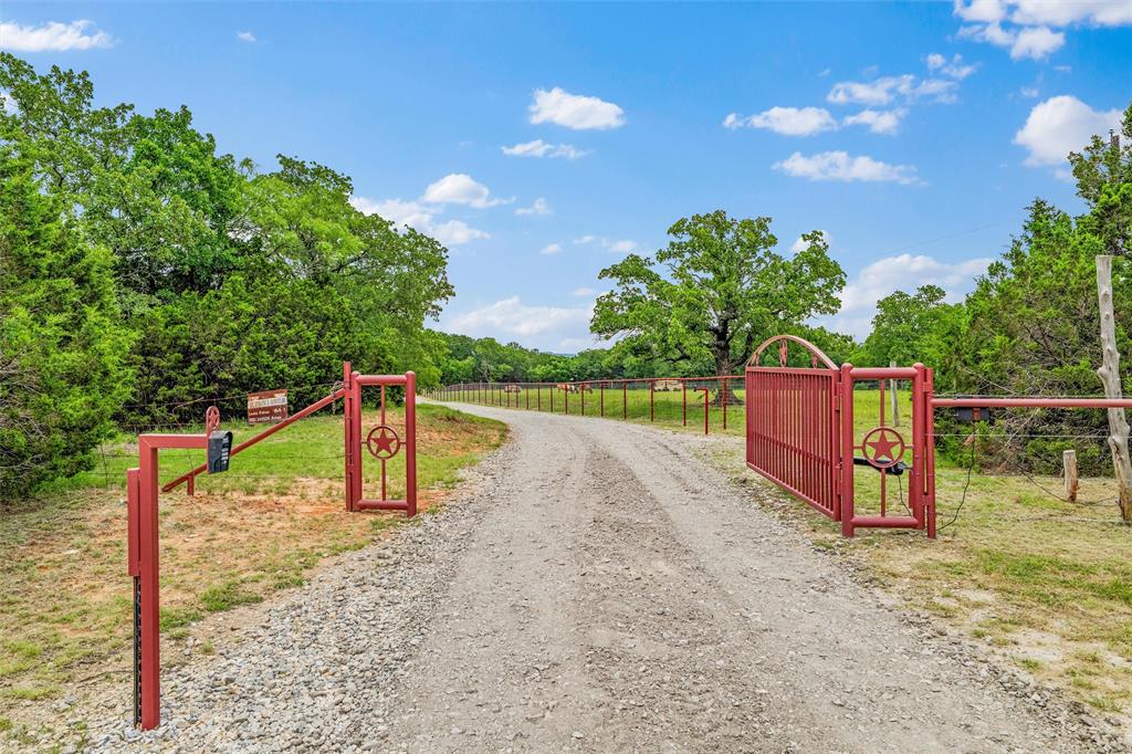 Weatherford, Texas, 76088, United States, 5 Bedrooms Bedrooms, ,4 BathroomsBathrooms,Residential,For Sale,1920303