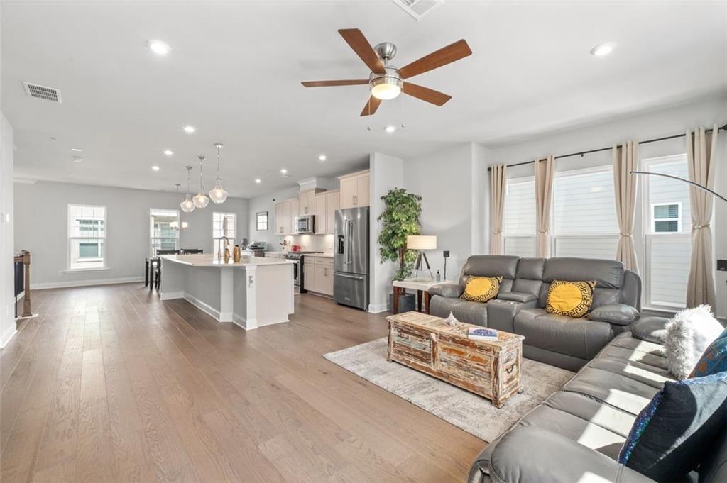 Woodstock, Georgia, 30189, United States, 3 Bedrooms Bedrooms, ,4 BathroomsBathrooms,Residential,For Sale,1848649