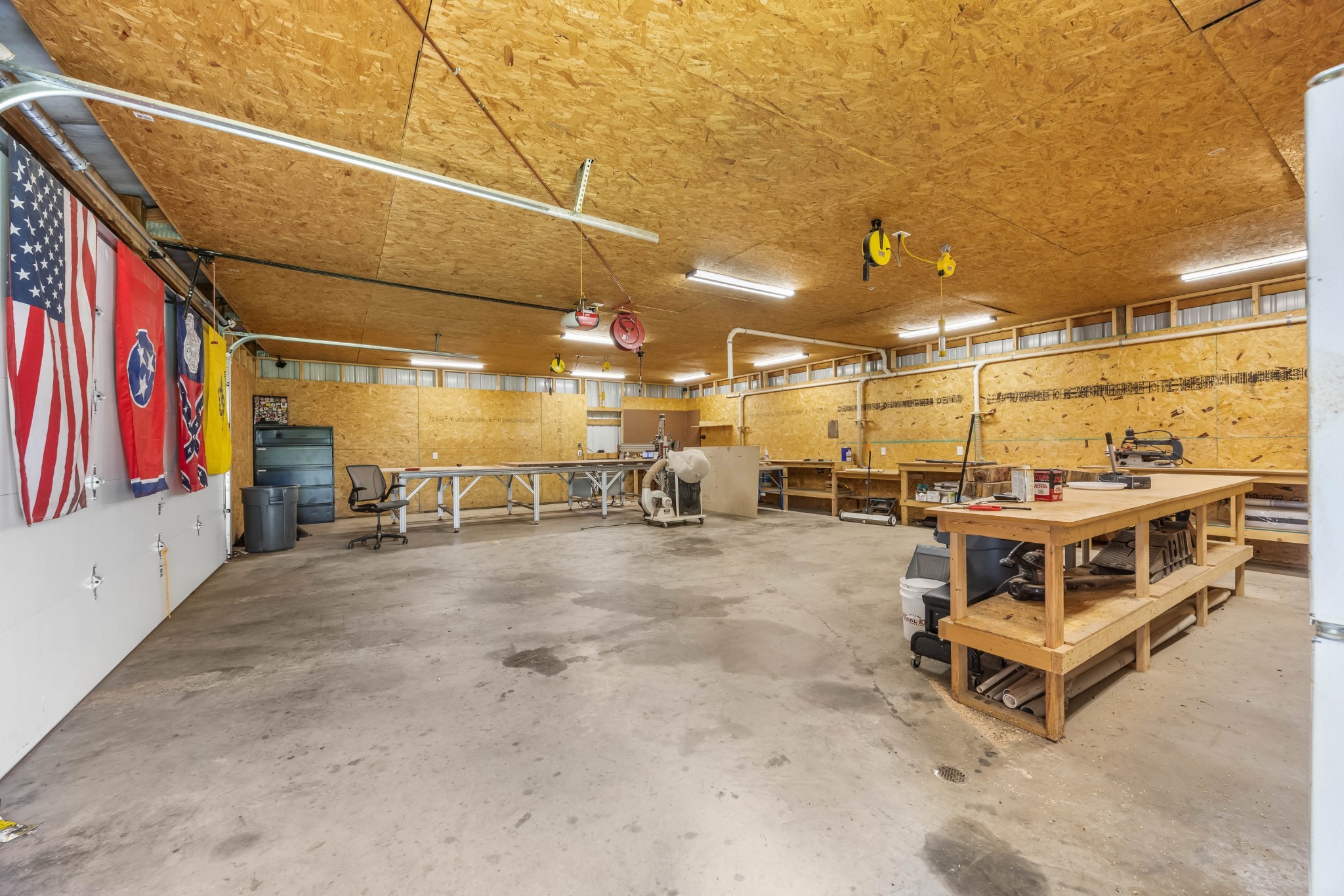 Dover, Tennessee, 37058, United States, 2 Bedrooms Bedrooms, ,2 BathroomsBathrooms,Residential,For Sale,2007547