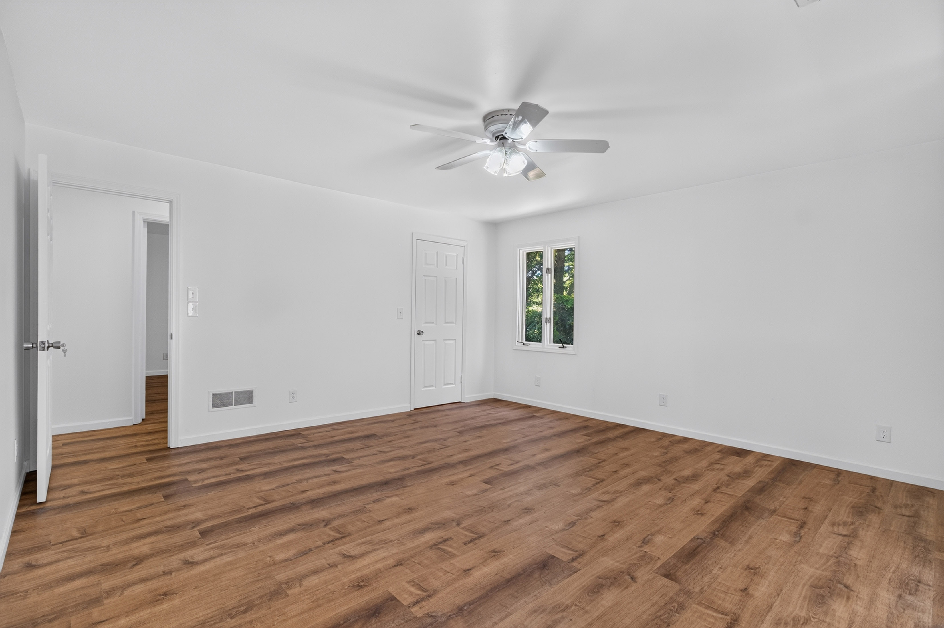  Stunning Fully Renovated Ranch - 物件實景