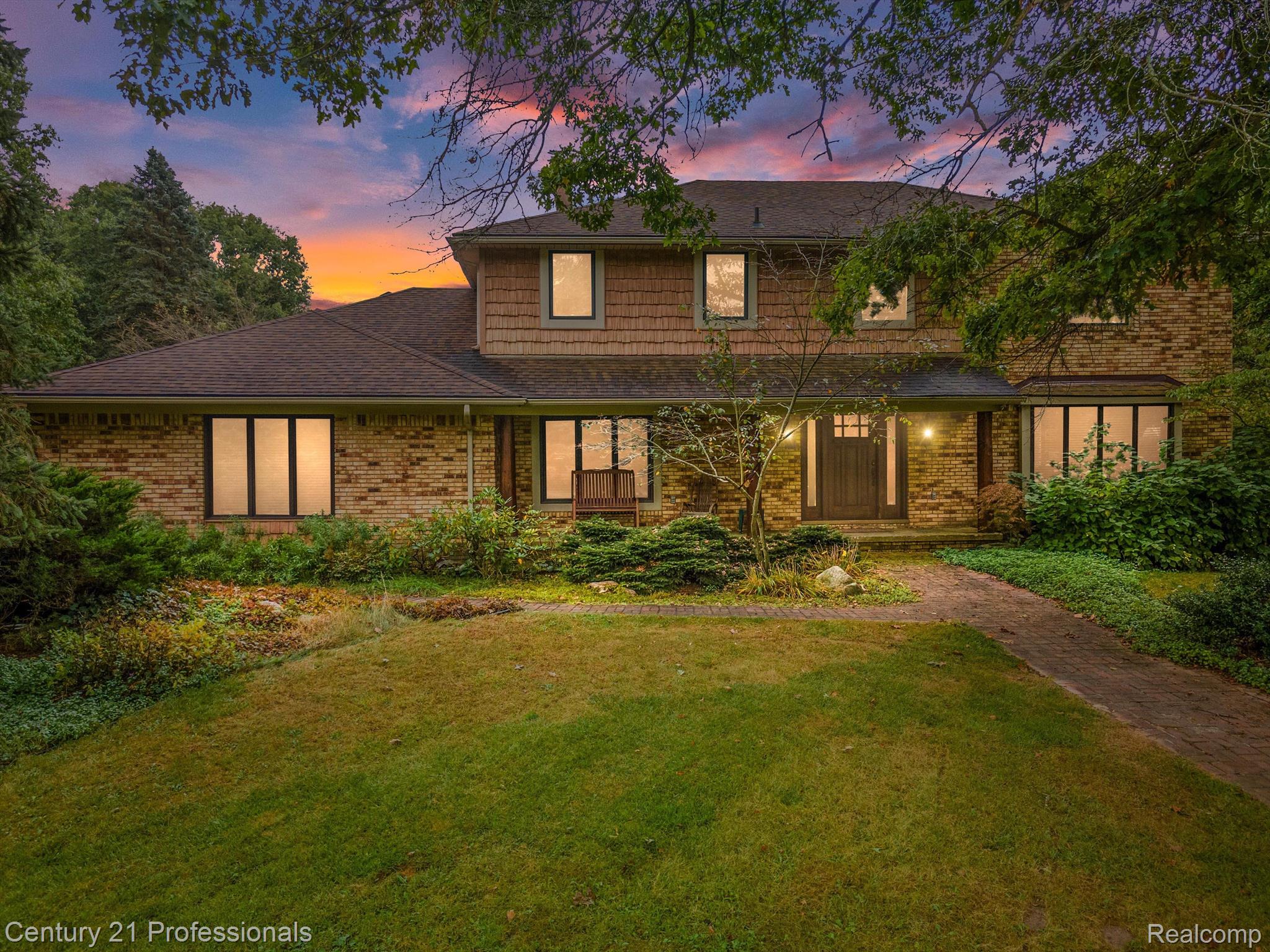 Holly, Michigan, 48442, United States, 4 Bedrooms Bedrooms, ,4 BathroomsBathrooms,Residential,For Sale,1943640