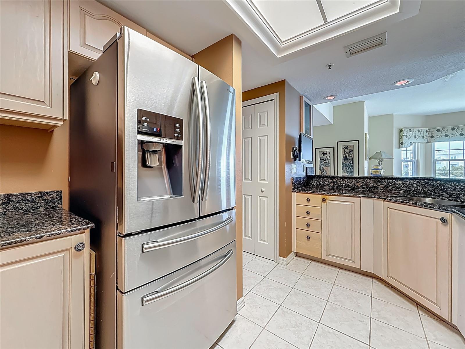 Madeira Beach, Florida, 33708, United States, 2 Bedrooms Bedrooms, ,2 BathroomsBathrooms,Residential,For Sale,1981210