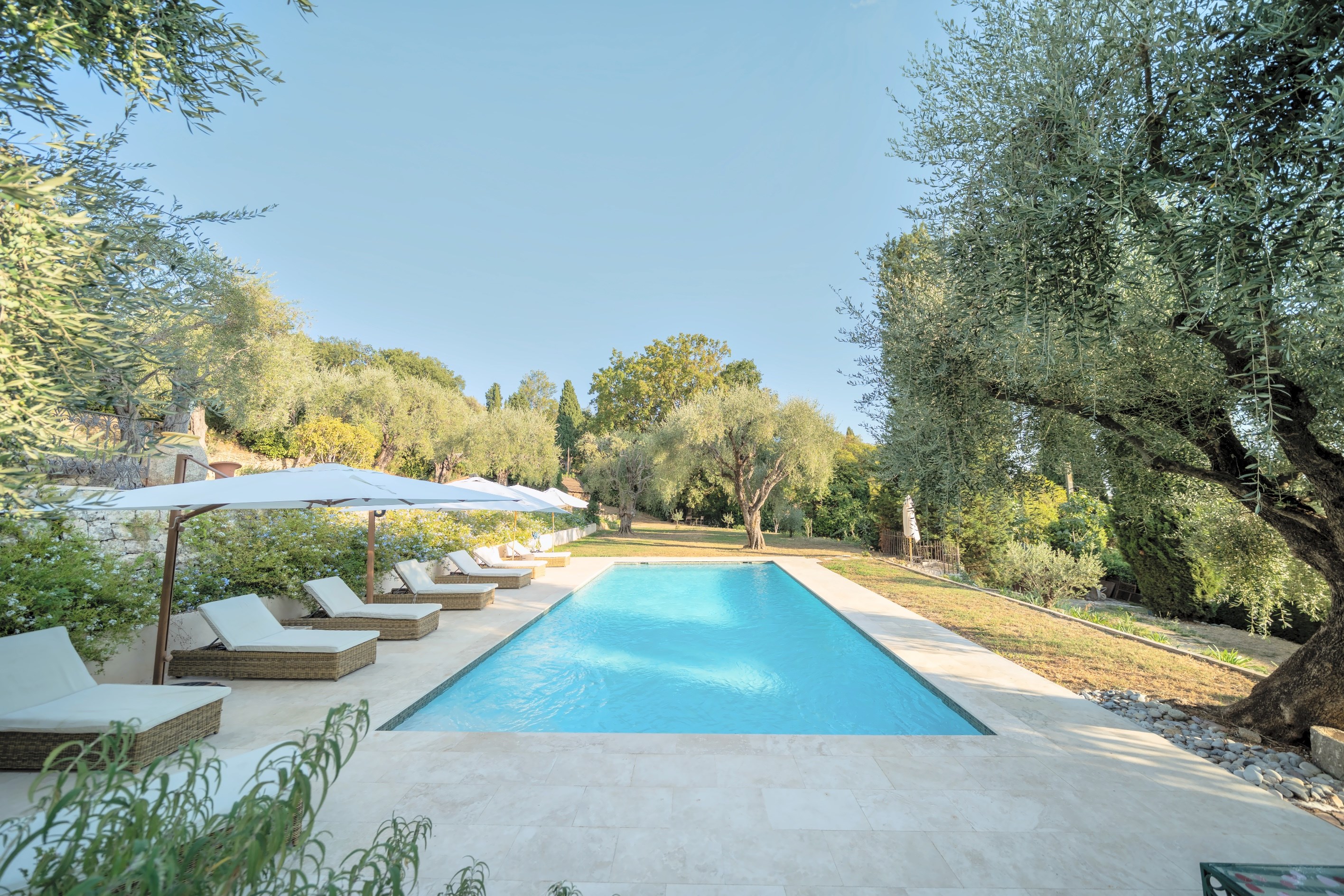  Near Valbonne: renovated Provençal villa with pool and open views in Plascassier - 物件實景