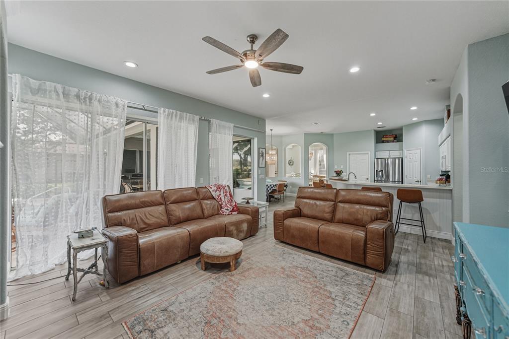 Plant City, Florida, 33566, United States, 4 Bedrooms Bedrooms, ,3 BathroomsBathrooms,Residential,For Sale,1996052