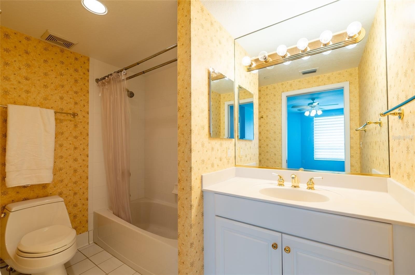 CLEARWATER BEACH, Florida, 33767, United States, 3 Bedrooms Bedrooms, ,3 BathroomsBathrooms,Residential,For Sale,2013097