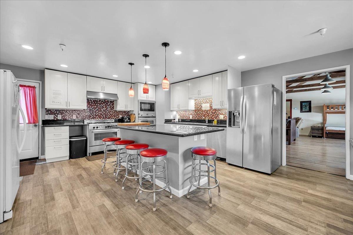 Nevada City, California, 95959, United States, 2 Bedrooms Bedrooms, ,3 BathroomsBathrooms,Residential,For Sale,1887439