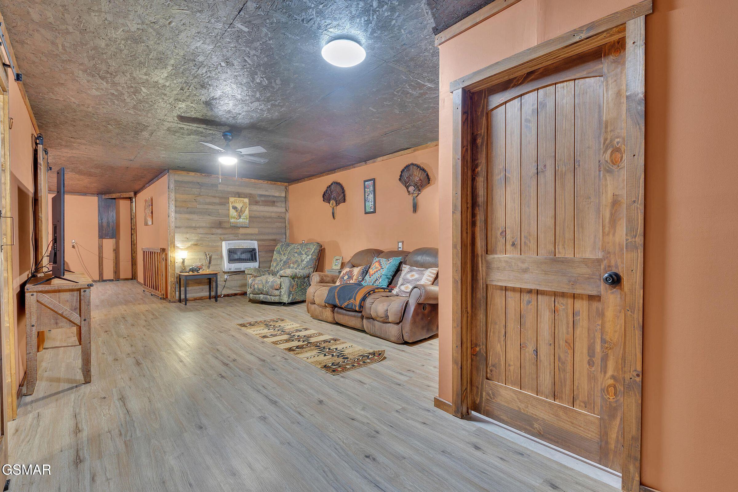 Bybee, Tennessee, 37713, United States, 4 Bedrooms Bedrooms, ,2 BathroomsBathrooms,Residential,For Sale,1980486