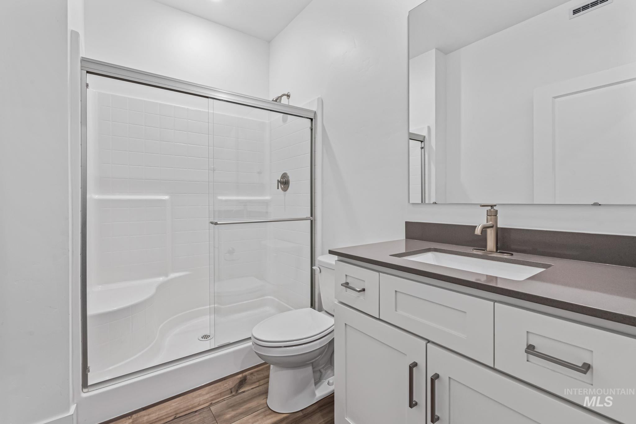 Caldwell, Idaho, 83607, United States, 4 Bedrooms Bedrooms, ,3 BathroomsBathrooms,Residential,For Sale,2005985