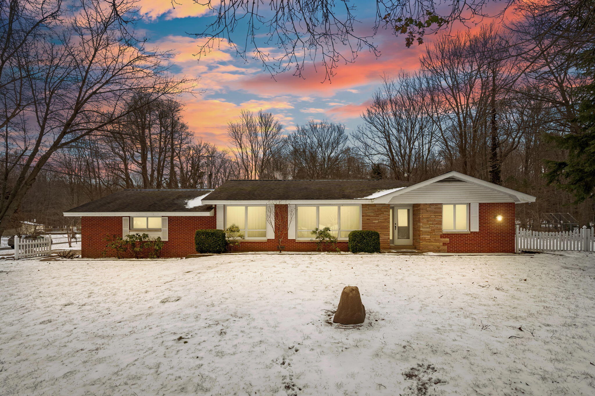 Fennville, Michigan, 49408, United States, 3 Bedrooms Bedrooms, ,2 BathroomsBathrooms,Residential,For Sale,2027985
