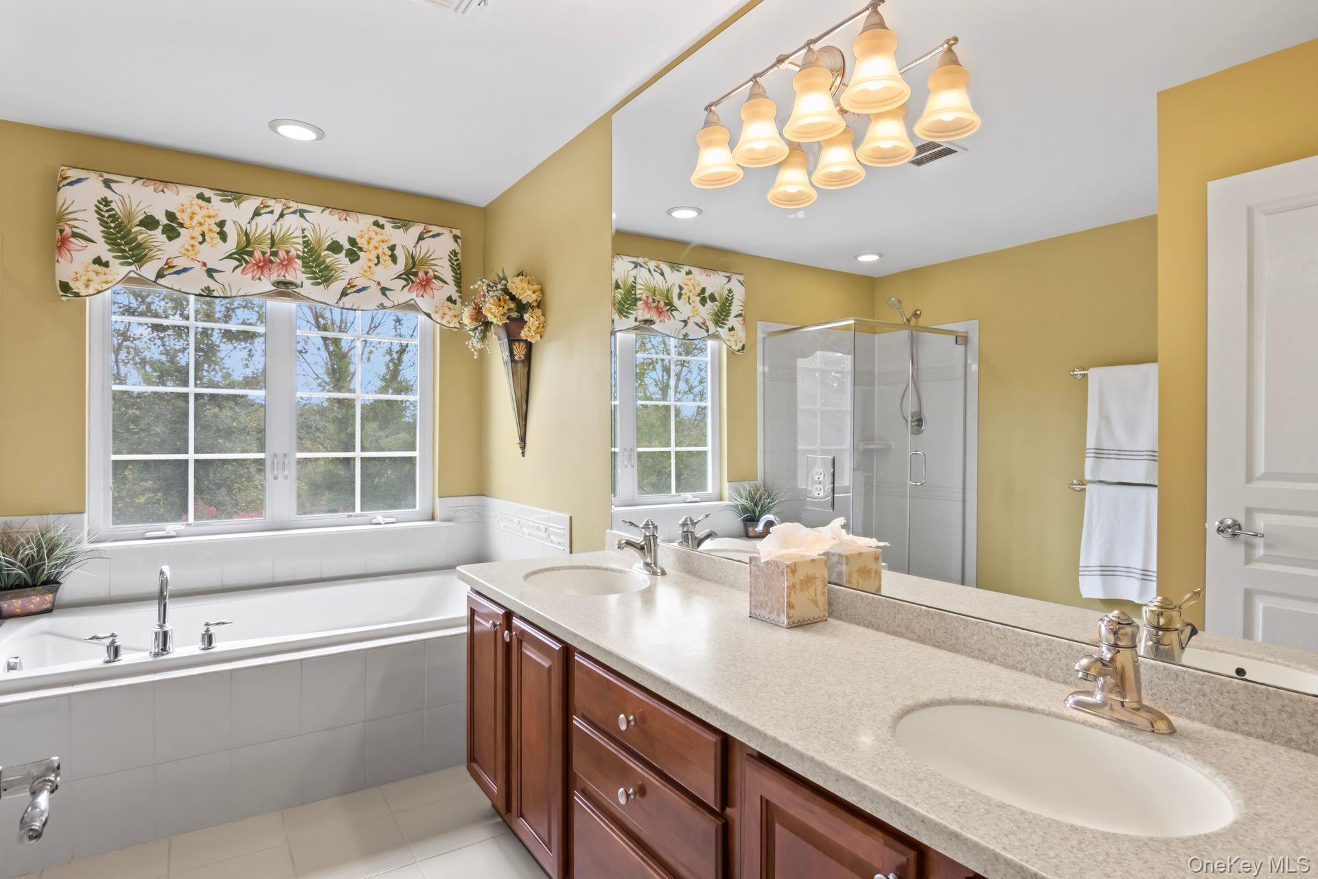 Mount Sinai, New York, 11766, United States, 4 Bedrooms Bedrooms, ,3 BathroomsBathrooms,Residential,For Sale,1934193