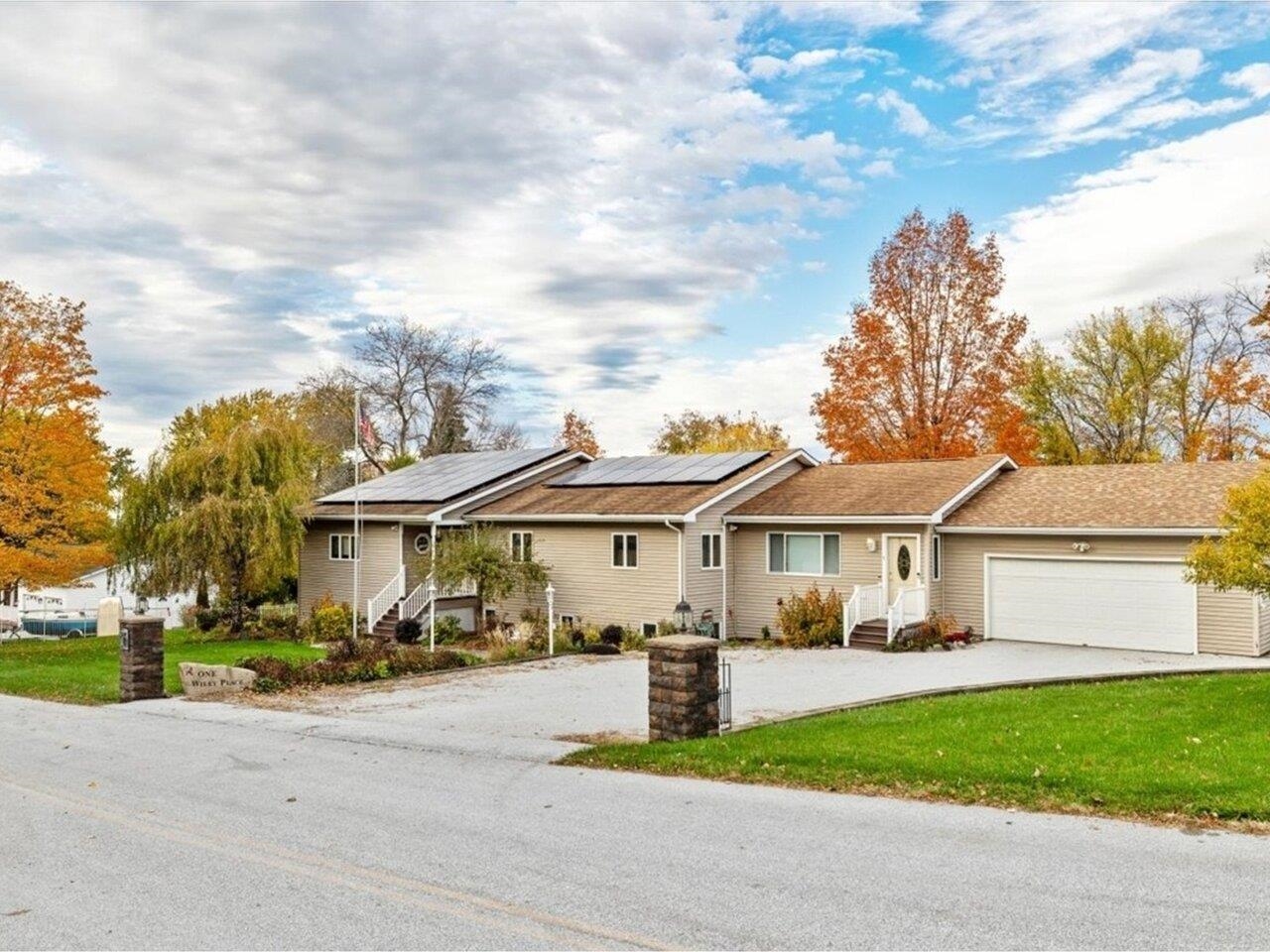 St. Albans Town, Vermont, 05478, United States, 4 Bedrooms Bedrooms, ,3 BathroomsBathrooms,Residential,For Sale,1970422