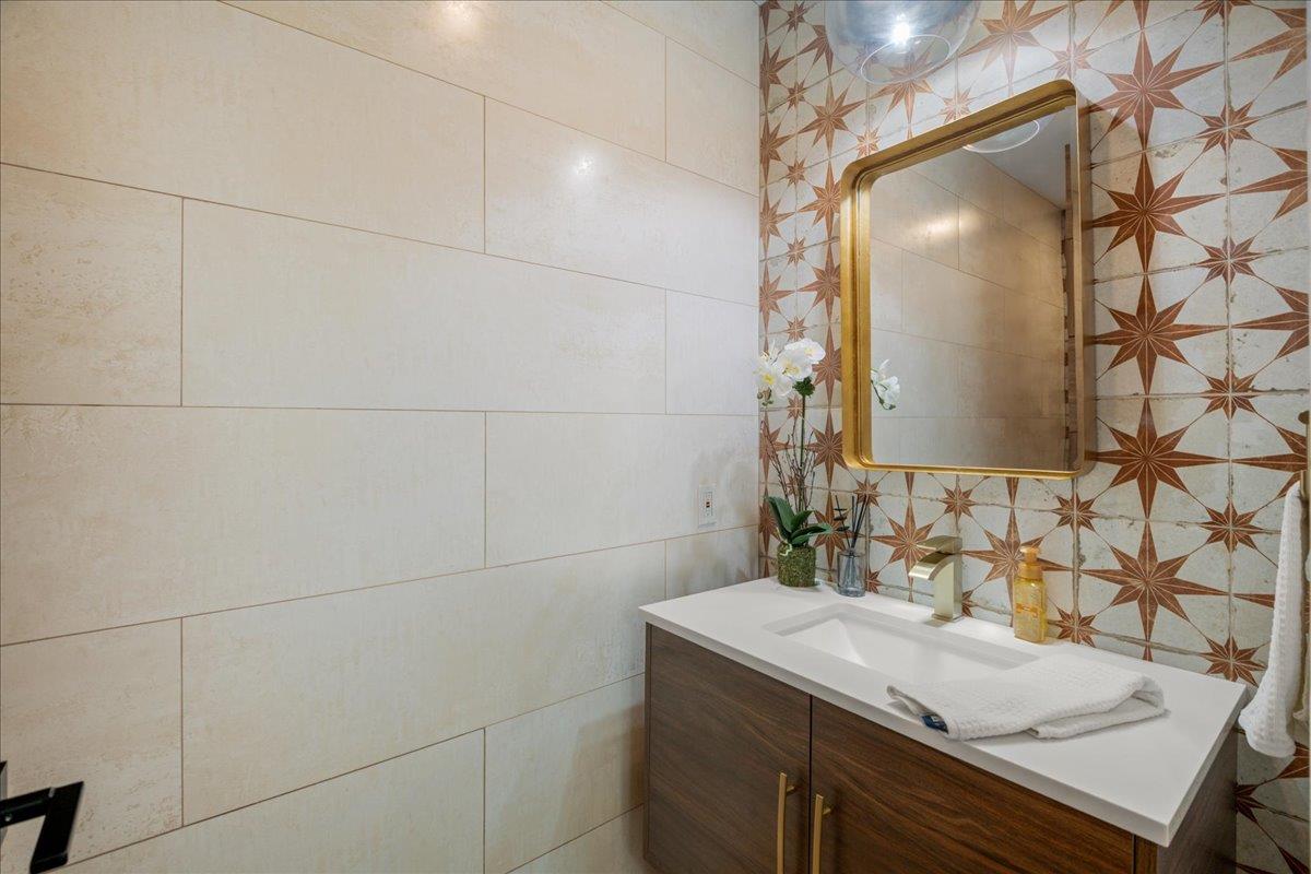 Saratoga, California, 95070, United States, 6 Bedrooms Bedrooms, ,11 BathroomsBathrooms,Residential,For Sale,1971416