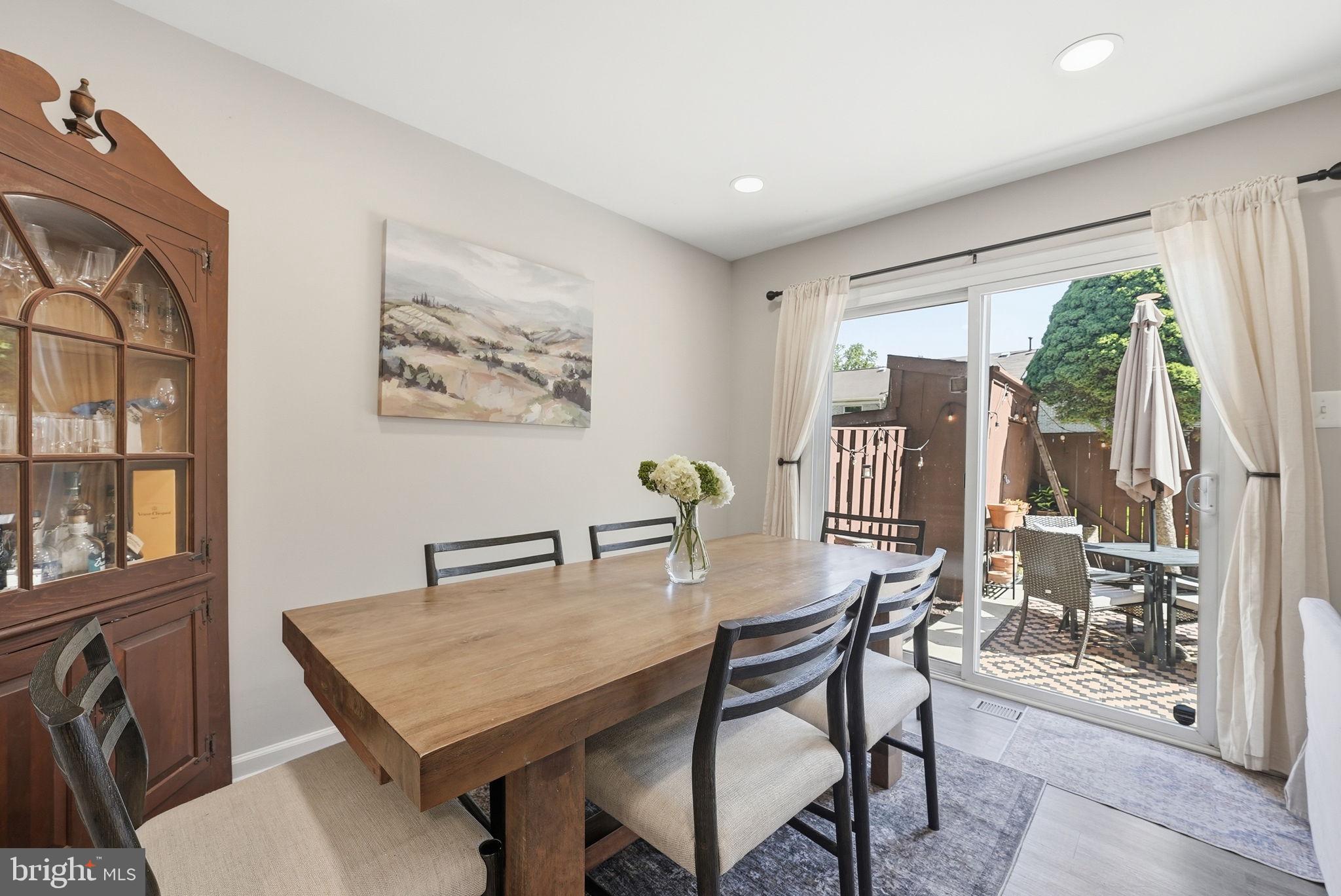 Fairfax, Virginia, 22031, United States, 3 Bedrooms Bedrooms, ,4 BathroomsBathrooms,Residential,For Sale,2048511