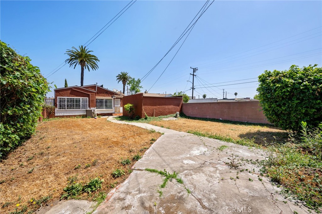 Los Angeles, California, 90044, United States, 3 Bedrooms Bedrooms, ,1 BathroomBathrooms,Residential,For Sale,1937466