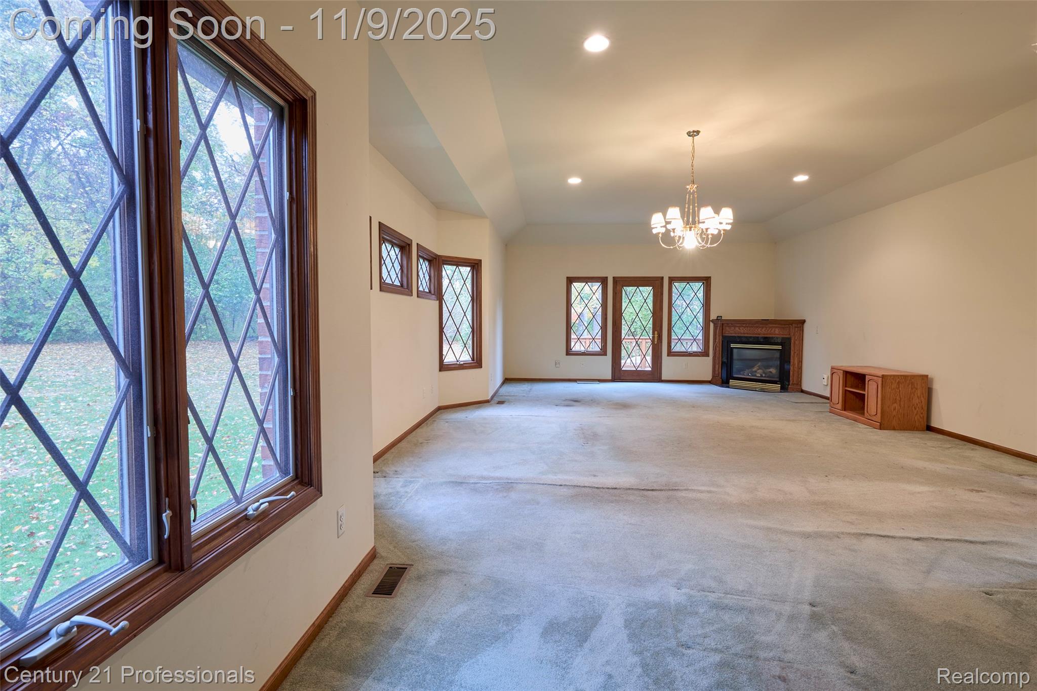 Rochester, Michigan, 48306, United States, 5 Bedrooms Bedrooms, ,6 BathroomsBathrooms,Residential,For Sale,1987117