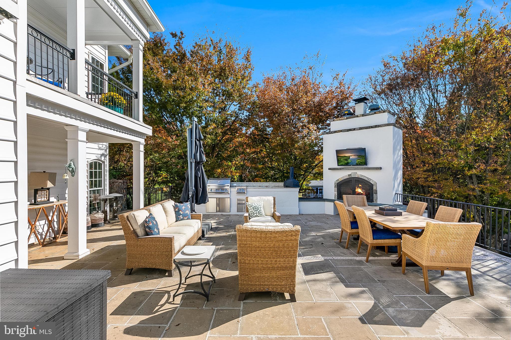 Aldie, Virginia, 20105, United States, 5 Bedrooms Bedrooms, ,7 BathroomsBathrooms,Residential,For Sale,1980828