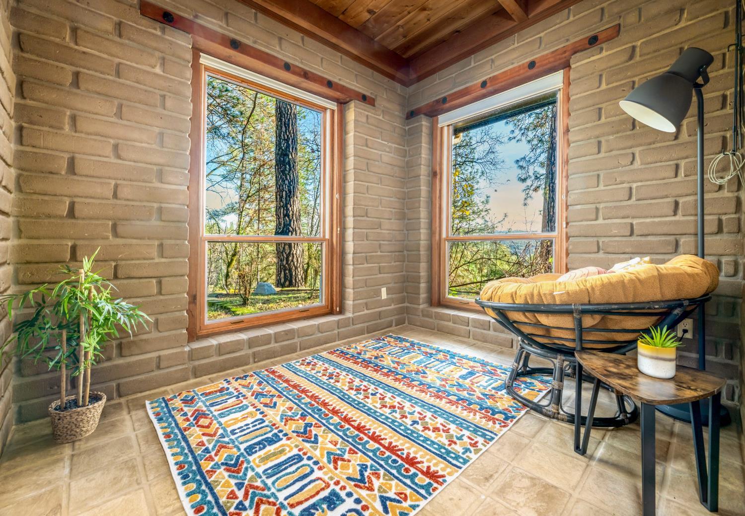 Grass Valley, California, 95949, United States, 3 Bedrooms Bedrooms, ,5 BathroomsBathrooms,Residential,For Sale,2006343