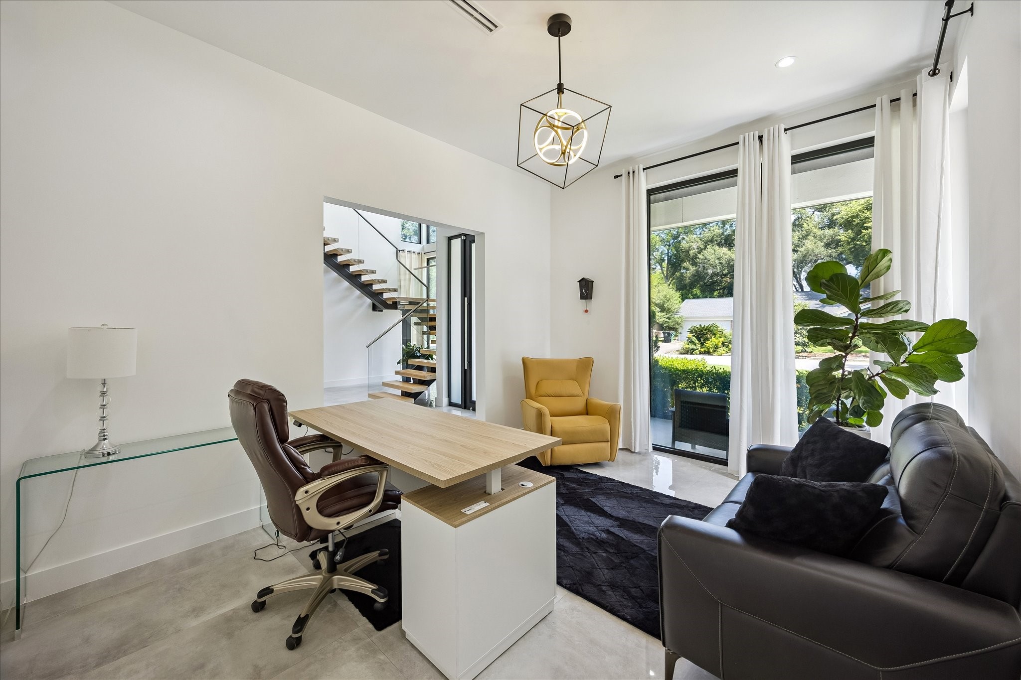 9909 Larston Street - 物件實景