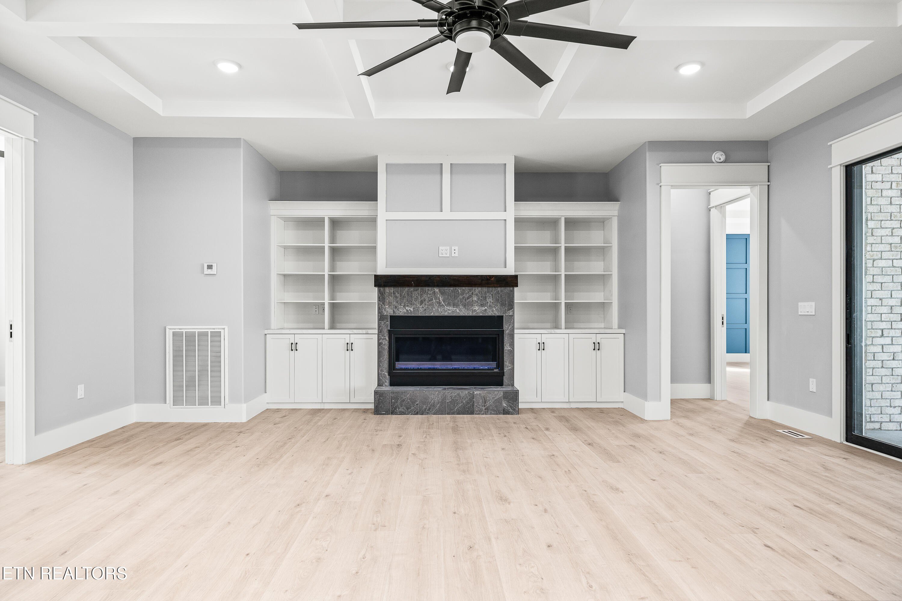 Crossville, Tennessee, 38555, United States, 4 Bedrooms Bedrooms, ,5 BathroomsBathrooms,Residential,For Sale,1977925