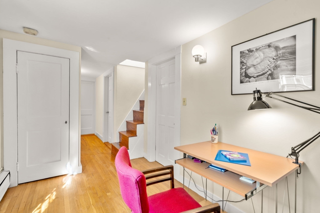 Cambridge, Massachusetts, 02139, United States, 3 Bedrooms Bedrooms, ,2 BathroomsBathrooms,Residential,For Sale,1940619