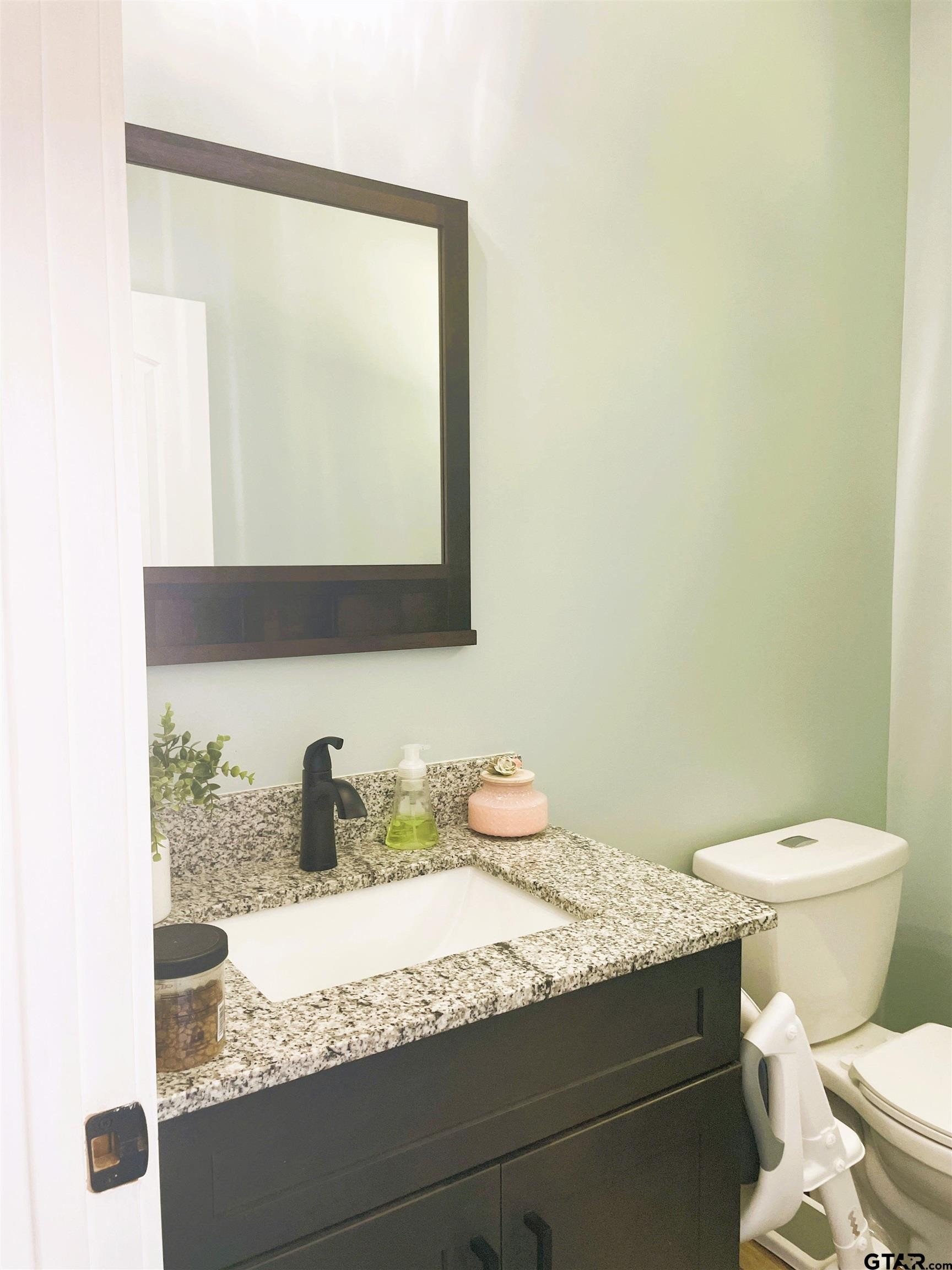 Pittsburg, Texas, 75686, United States, 3 Bedrooms Bedrooms, ,3 BathroomsBathrooms,Residential,For Sale,1982891