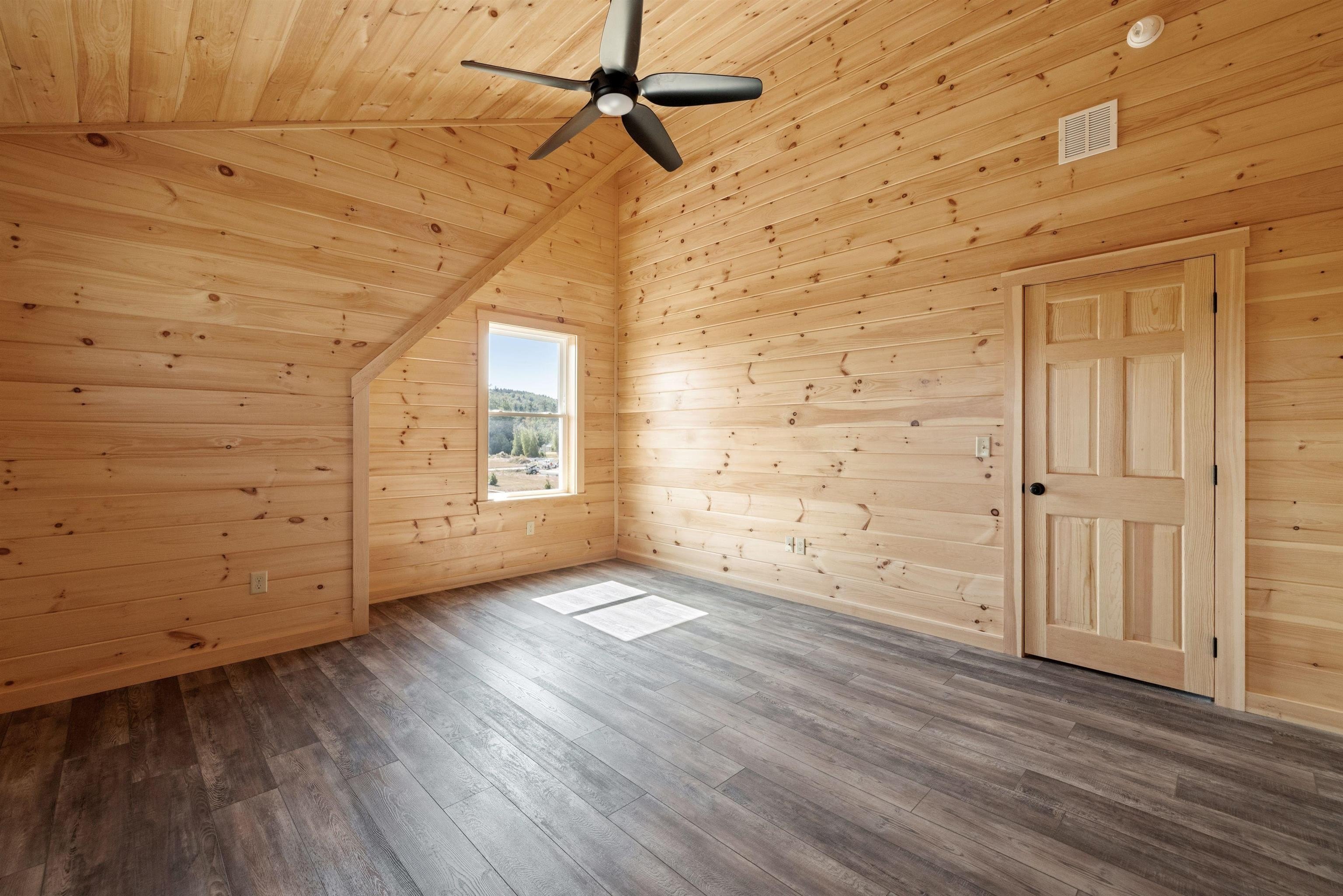 Thornton, New Hampshire, 03285, United States, 3 Bedrooms Bedrooms, ,3 BathroomsBathrooms,Residential,For Sale,1974292