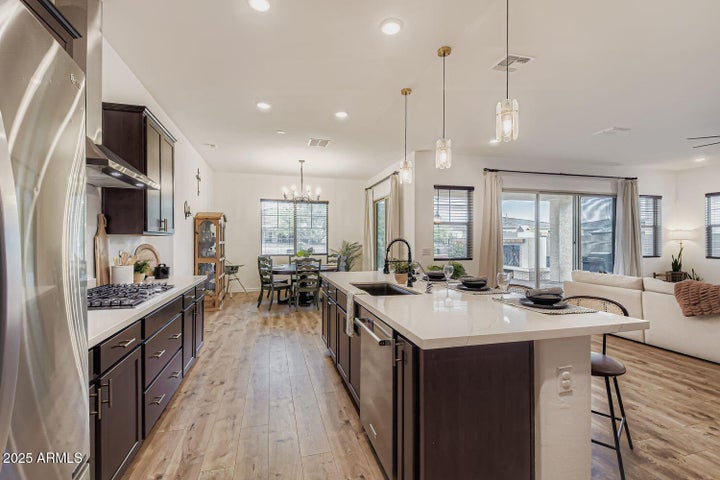 Queen Creek, Arizona, 85142, United States, 4 Bedrooms Bedrooms, ,4 BathroomsBathrooms,Residential,For Sale,1997738