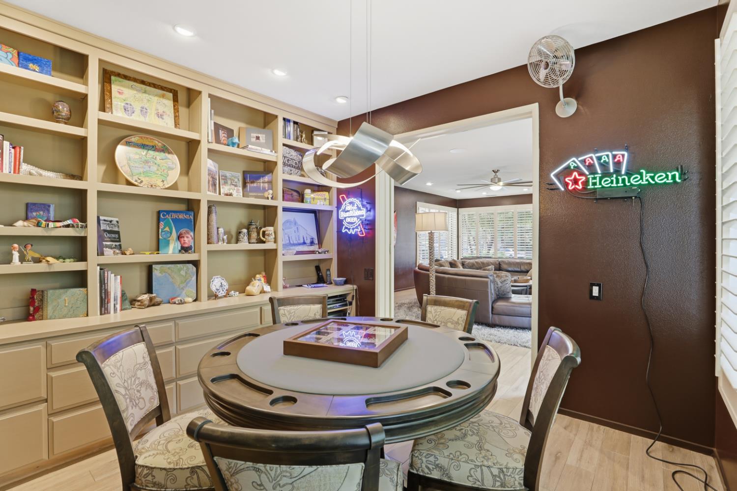 Gold River, California, 95670, United States, 4 Bedrooms Bedrooms, ,5 BathroomsBathrooms,Residential,For Sale,1987751