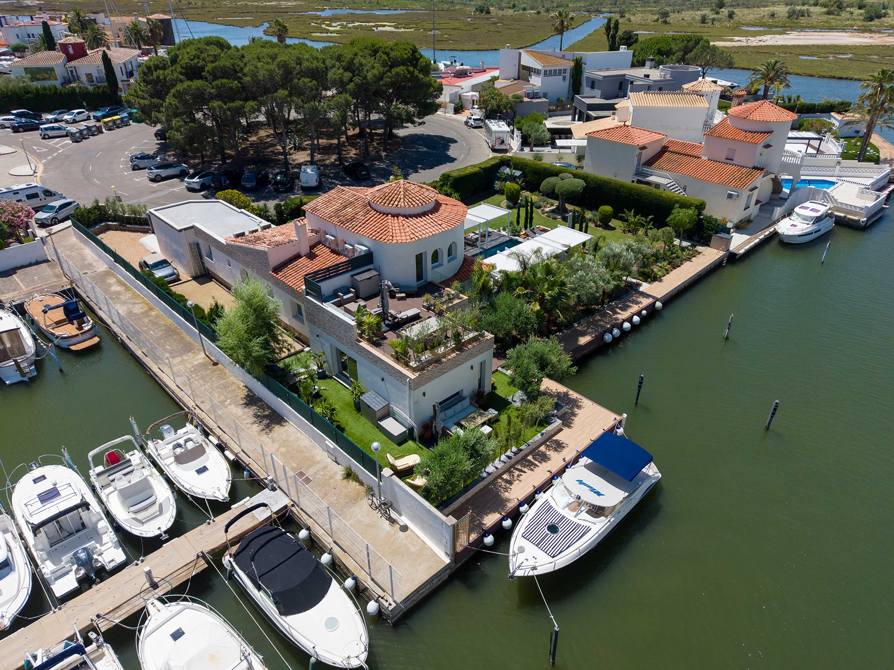  Elegant villa renovated in prime location on the canal - 物件實景