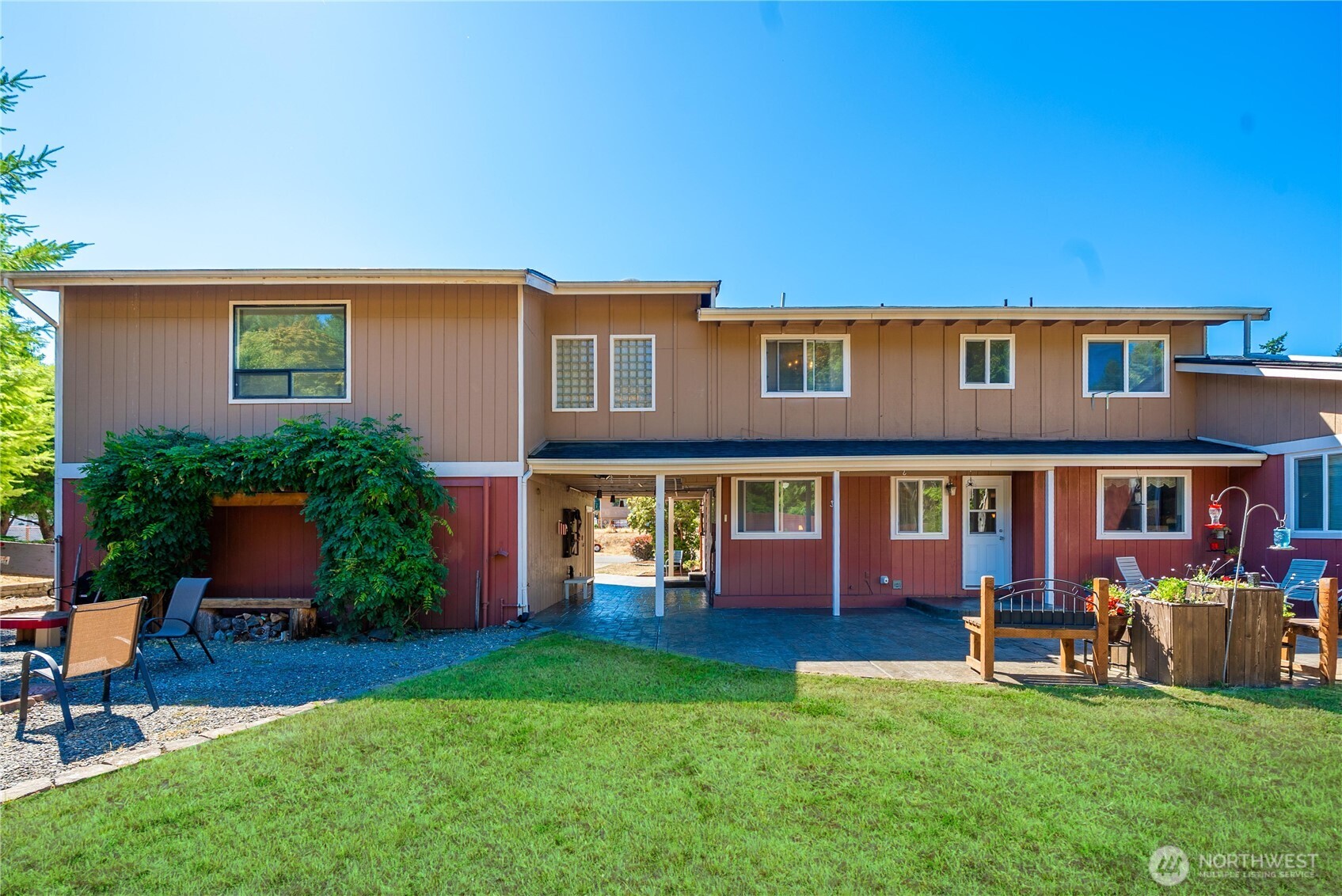 Puyallup, Washington, 98374, United States, 4 Bedrooms Bedrooms, ,2 BathroomsBathrooms,Residential,For Sale,1987950