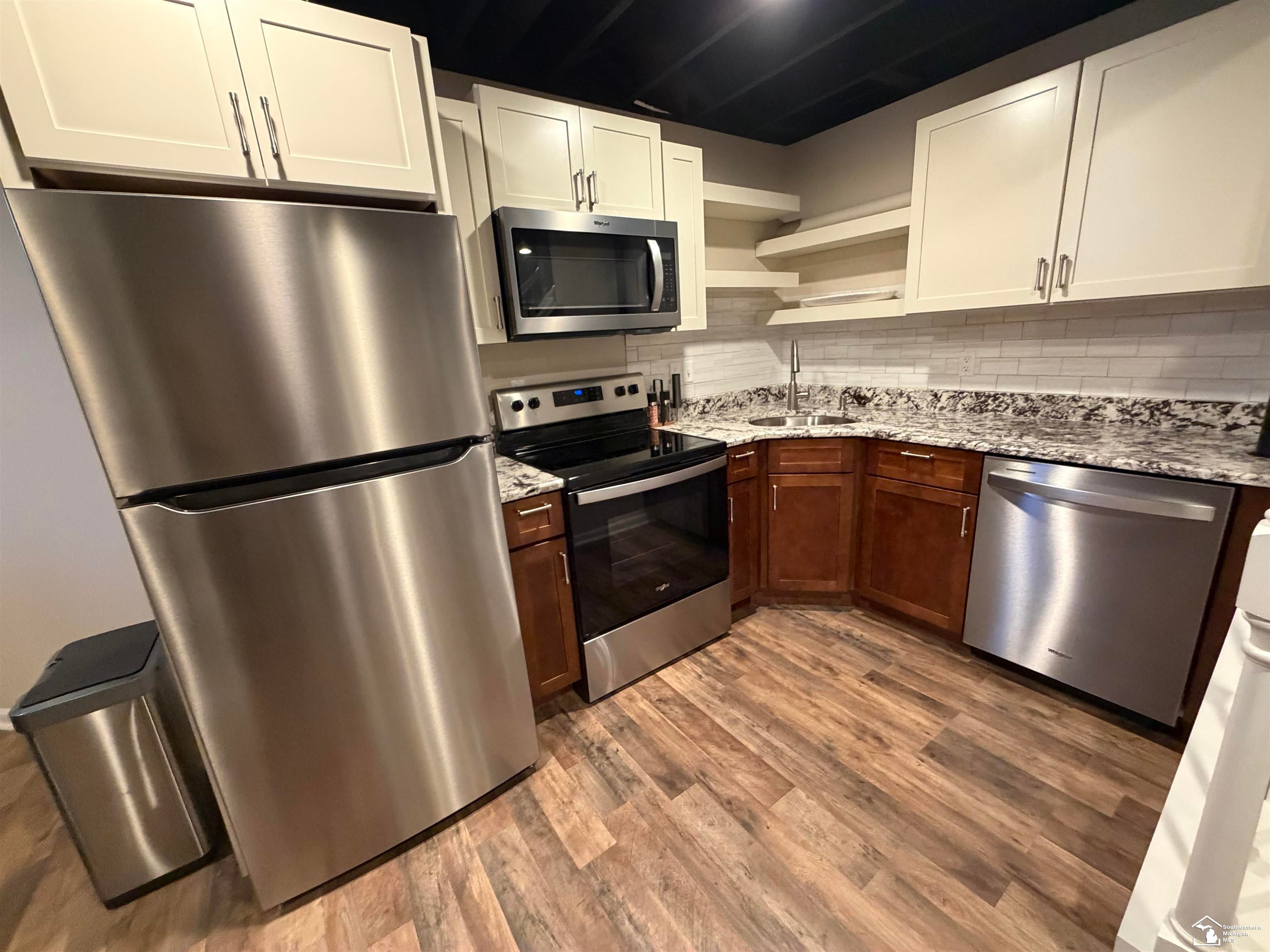 Newport, Michigan, 48166, United States, 3 Bedrooms Bedrooms, ,4 BathroomsBathrooms,Residential,For Sale,2048069