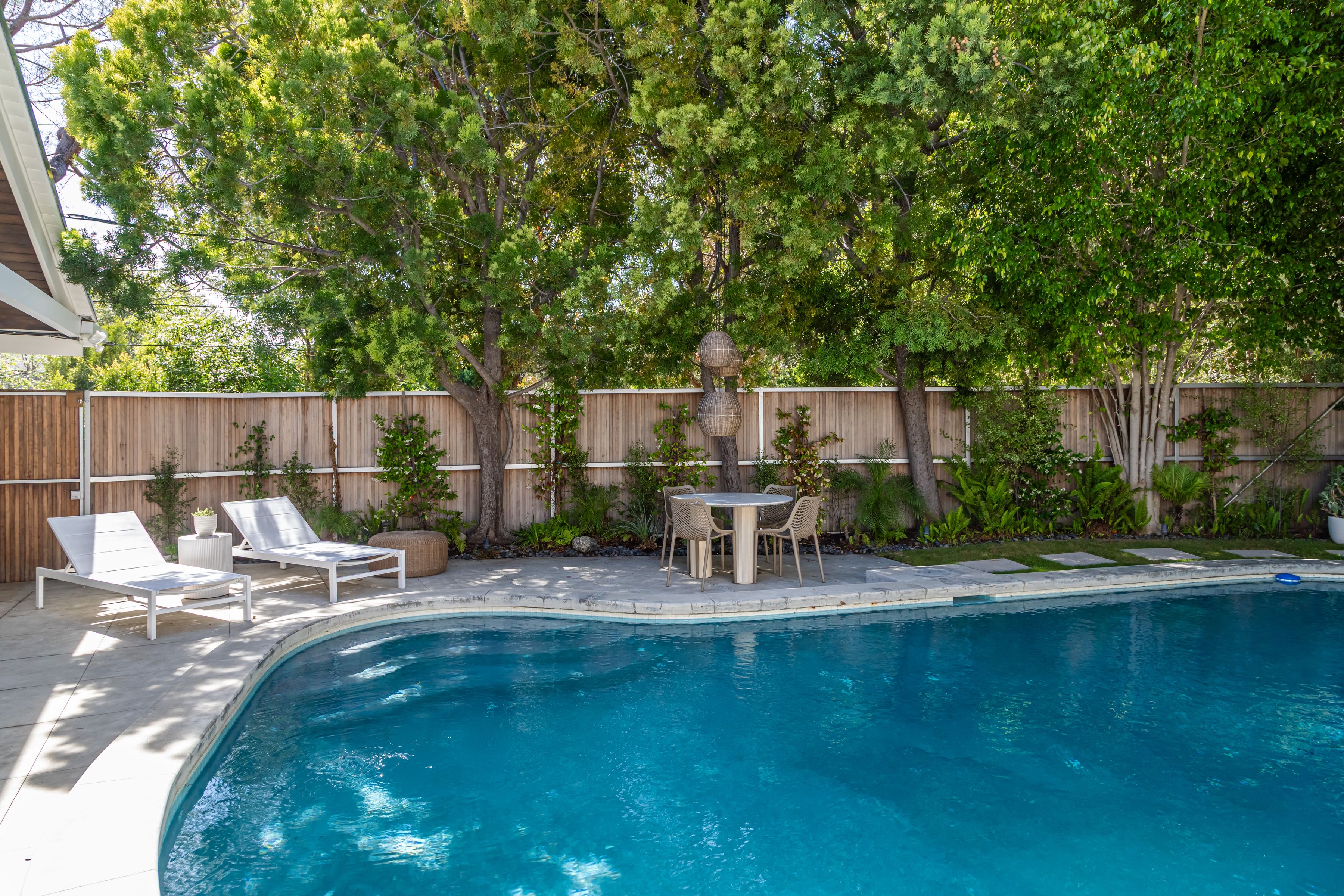  586 Lorna Lane - 物件實景