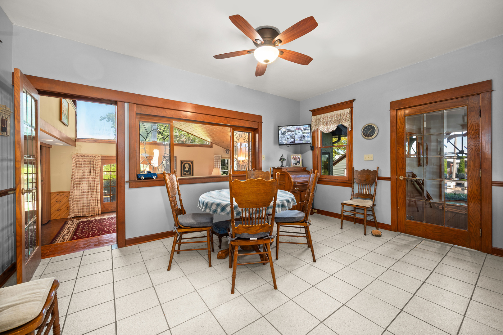 Sycamore, Illinois, 60178, United States, 4 Bedrooms Bedrooms, ,5 BathroomsBathrooms,Residential,For Sale,2001773