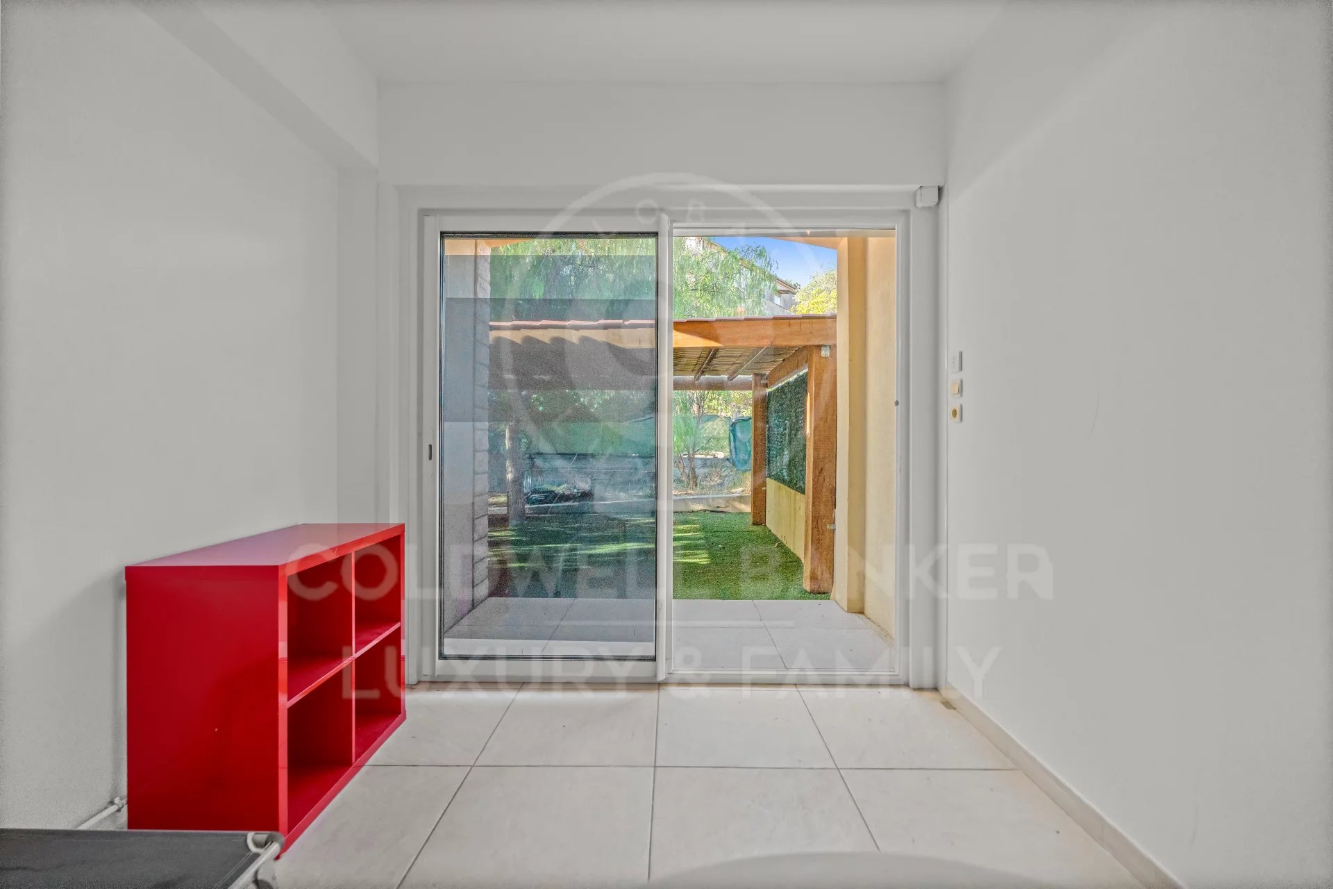 Nice, Provence-Alpes-Côte d’Azur, 06000, FR, 3 Bedrooms Bedrooms, ,2 BathroomsBathrooms,Residential,For Sale,1999783