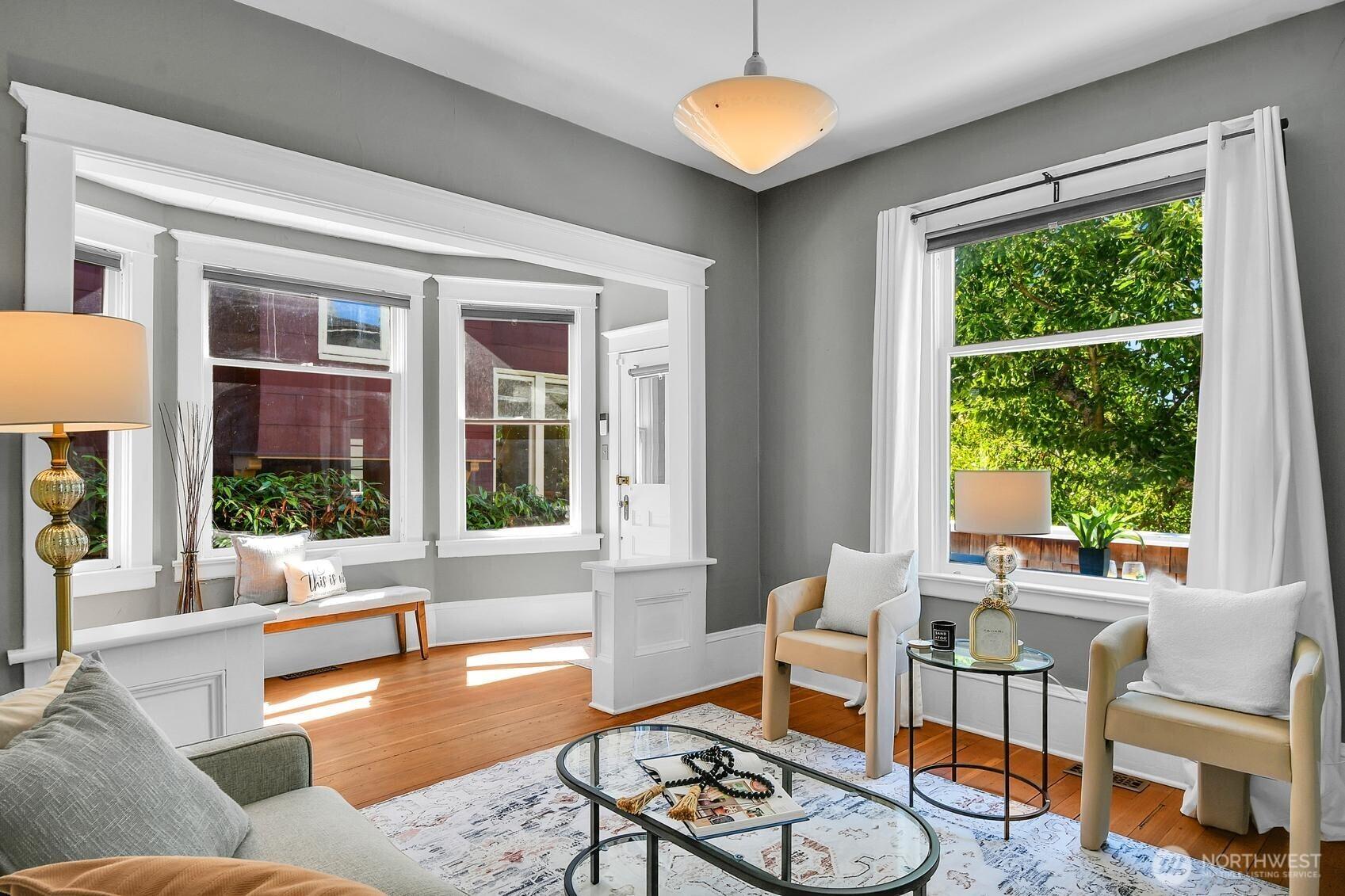 SEATTLE, Washington, 98119, United States, 2 Bedrooms Bedrooms, ,1 BathroomBathrooms,Residential,For Sale,1907615