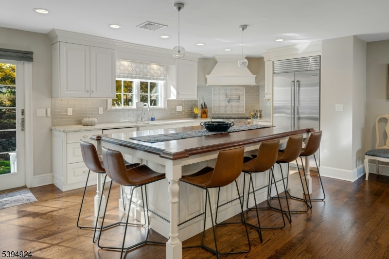 Verona Twp., New Jersey, 07044, United States, 4 Bedrooms Bedrooms, ,3 BathroomsBathrooms,Residential,For Sale,1992064