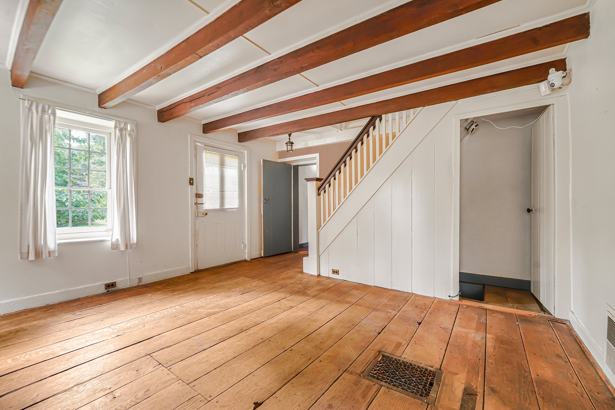 Montville Twp, New Jersey, 07058, United States, 3 Bedrooms Bedrooms, ,2 BathroomsBathrooms,Residential,For Sale,1879180