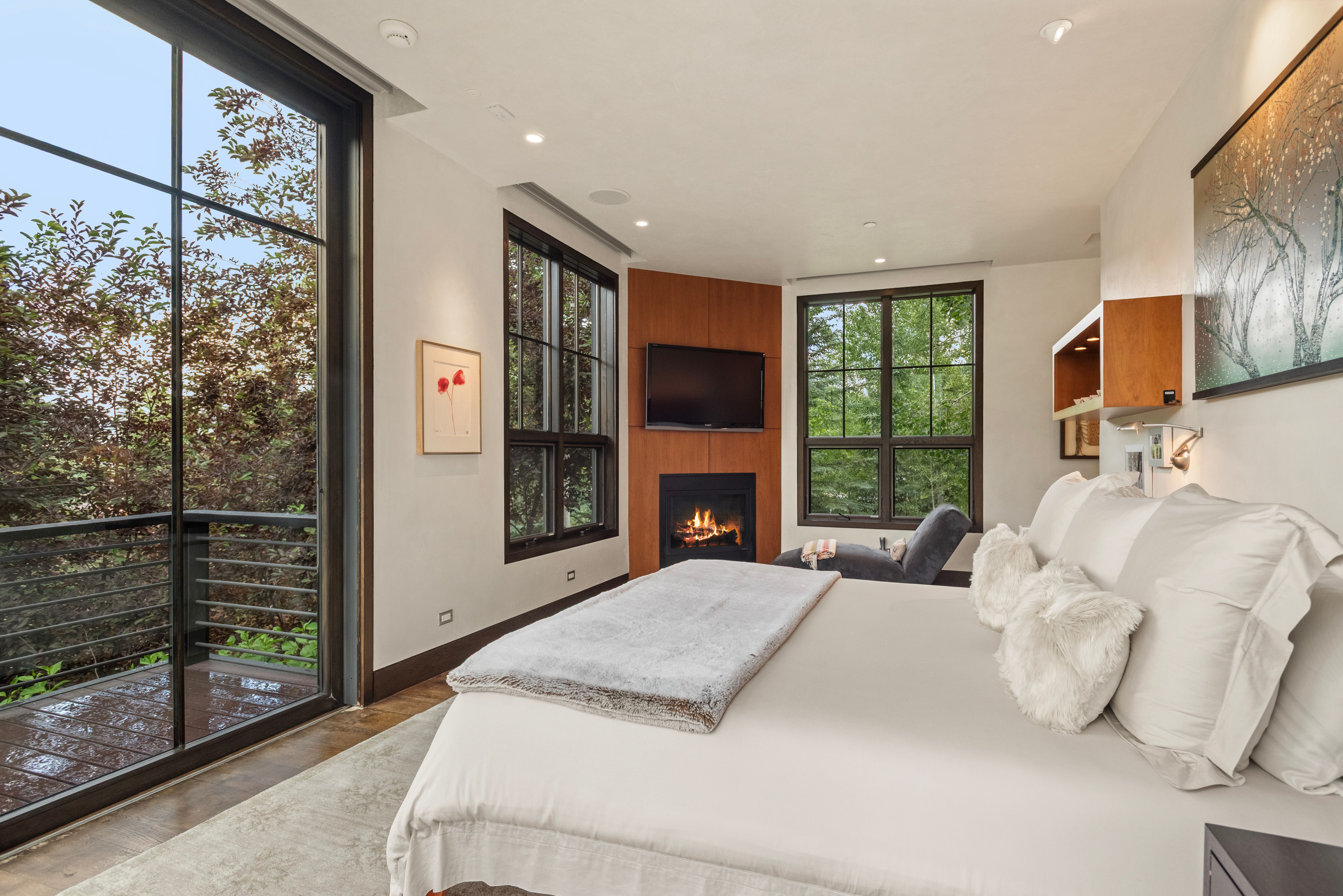  Mountain Contemporary Estate in Five Trees - 物件實景