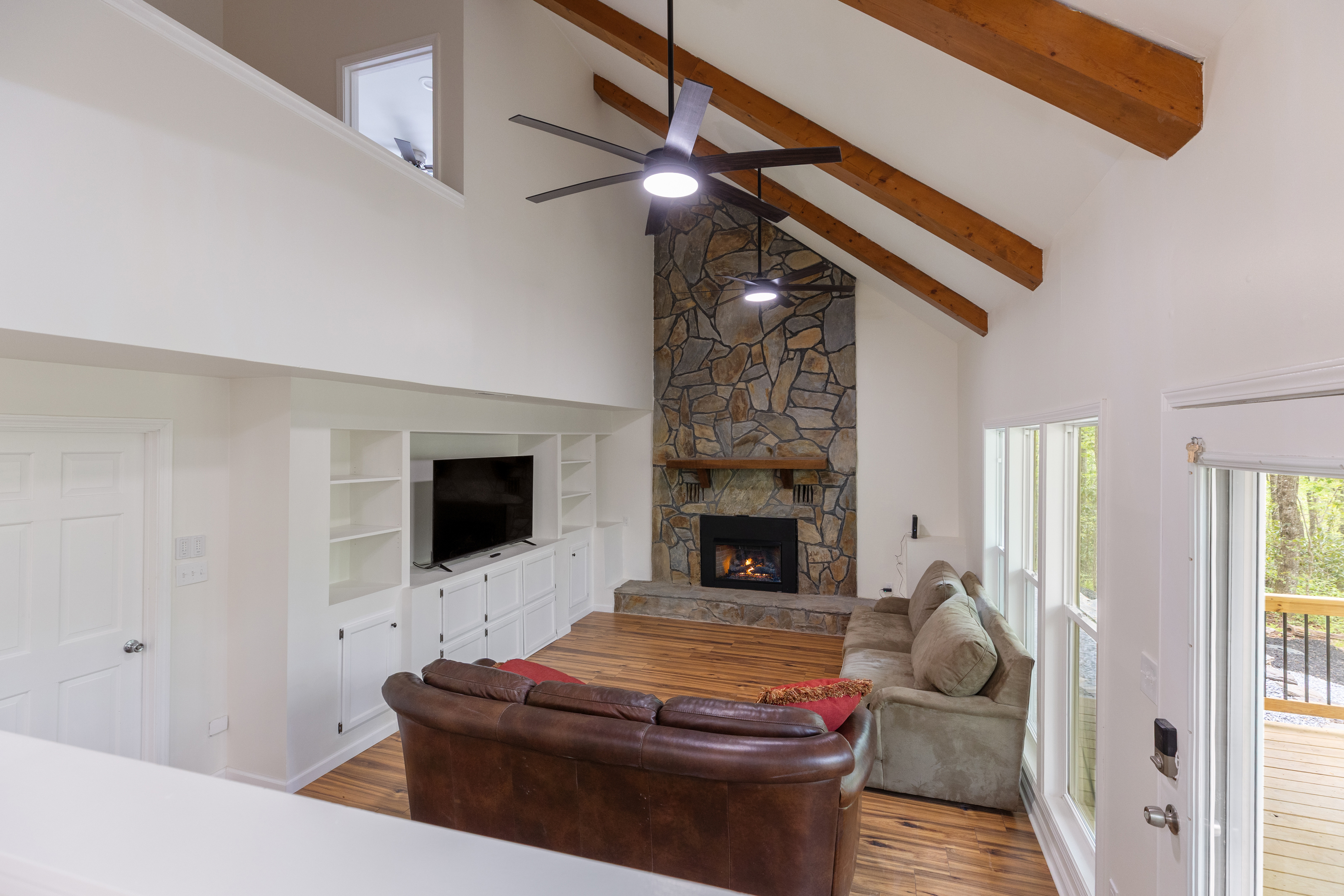  2129 Black Oak Drive - 物件實景