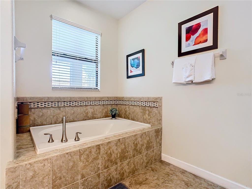 Davenport, Florida, 33896, United States, 8 Bedrooms Bedrooms, ,5 BathroomsBathrooms,Residential,For Sale,1827477