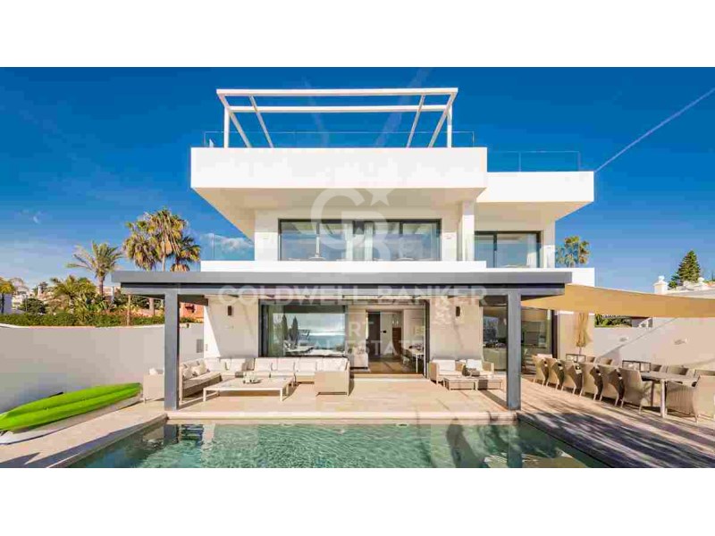 Marbella, Andalusia, ES, 6 Bedrooms Bedrooms, ,4 BathroomsBathrooms,Residential,For Sale,1795495
