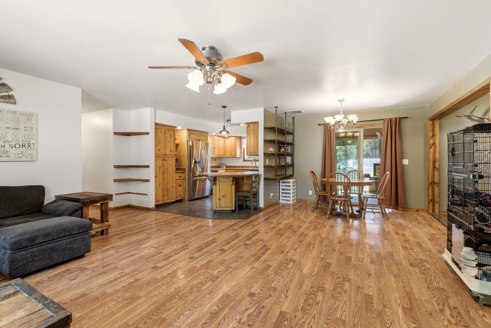 Deer Park, Washington, 99006, United States, 3 Bedrooms Bedrooms, ,3 BathroomsBathrooms,Residential,For Sale,2036867