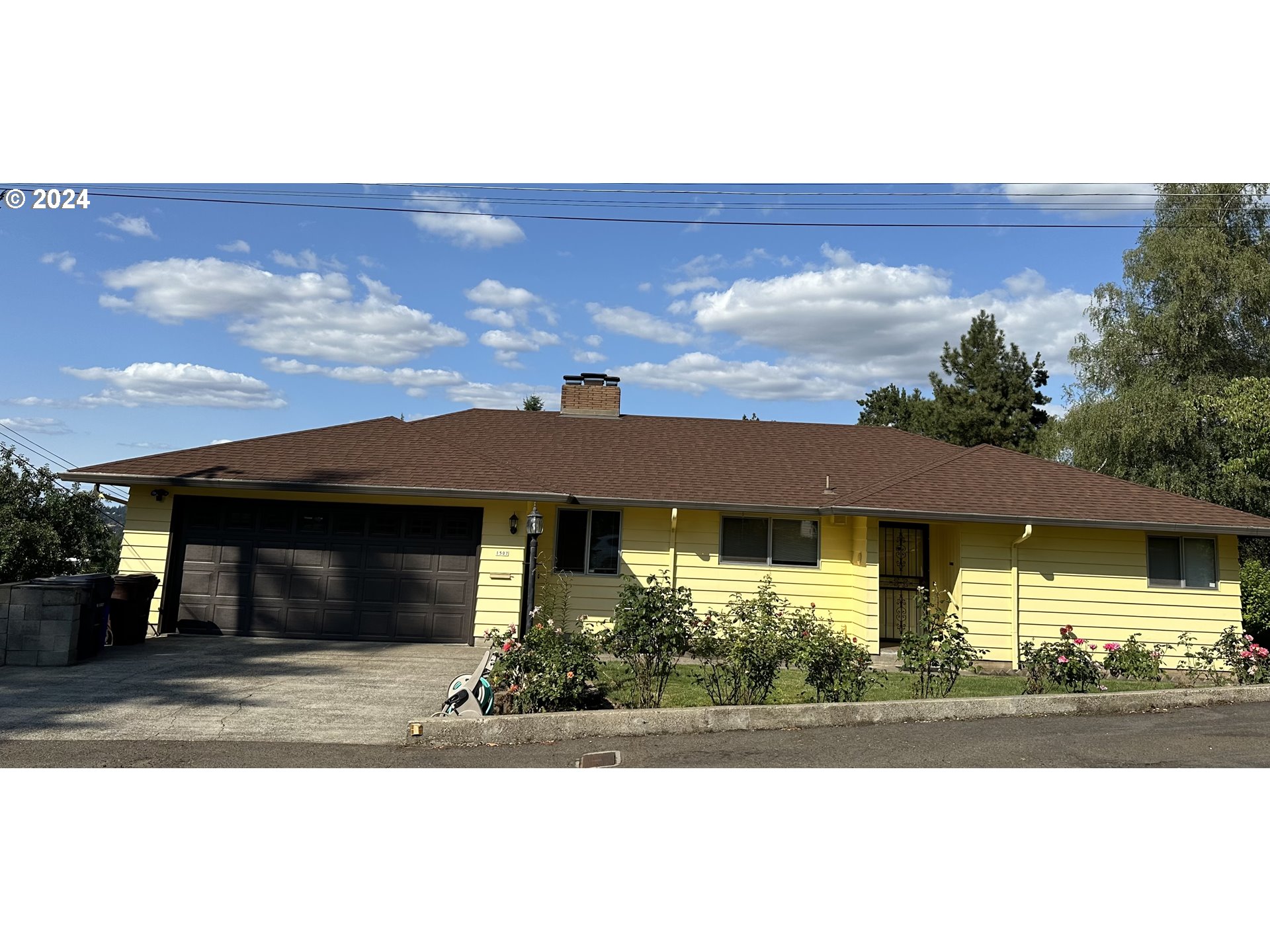 Oregoncity, Oregon, 97045, United States, 3 Bedrooms Bedrooms, ,2 BathroomsBathrooms,Residential,For Sale,1879834