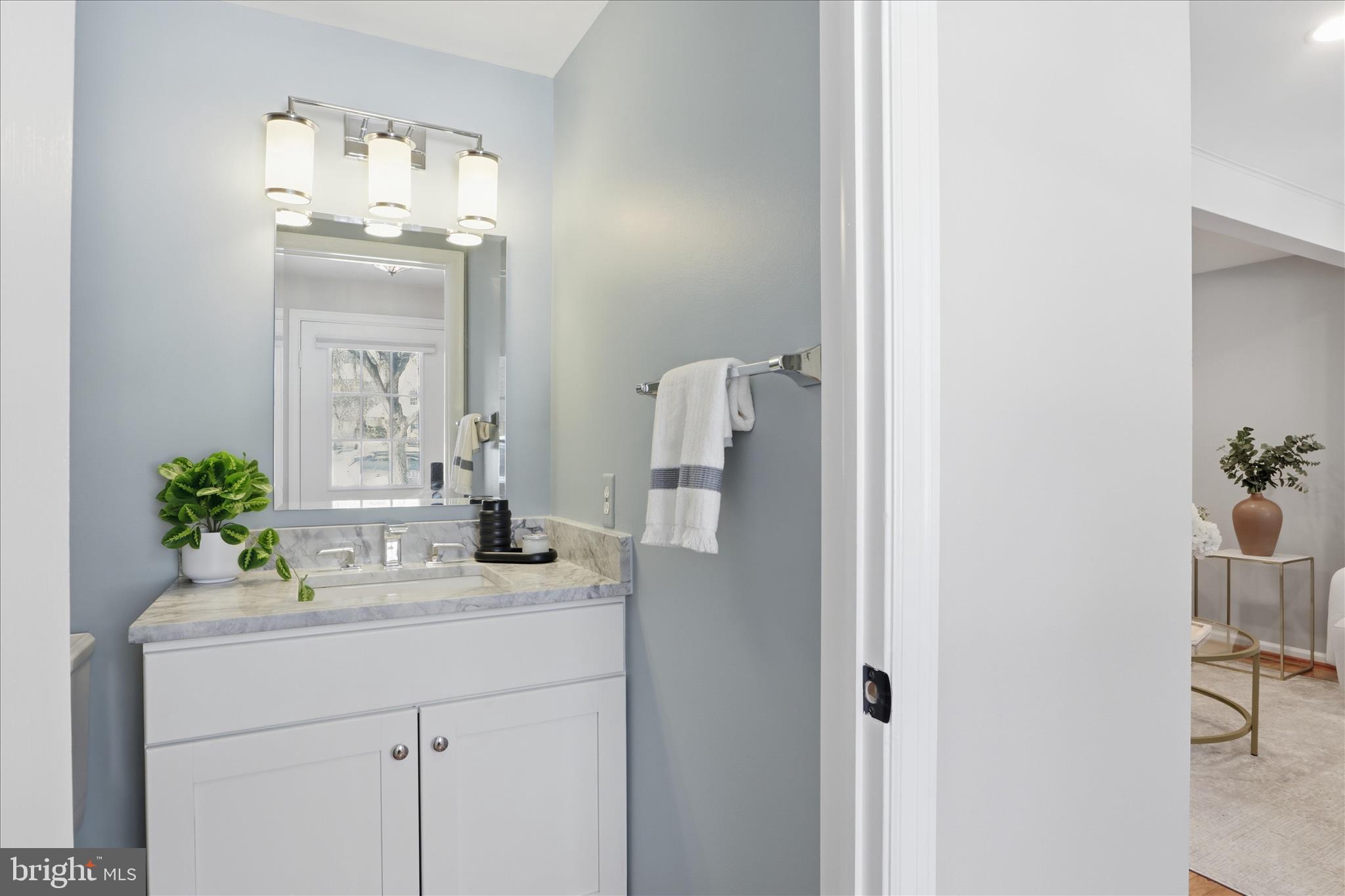 Reston, Virginia, 20194, United States, 2 Bedrooms Bedrooms, ,4 BathroomsBathrooms,Residential,For Sale,2015331