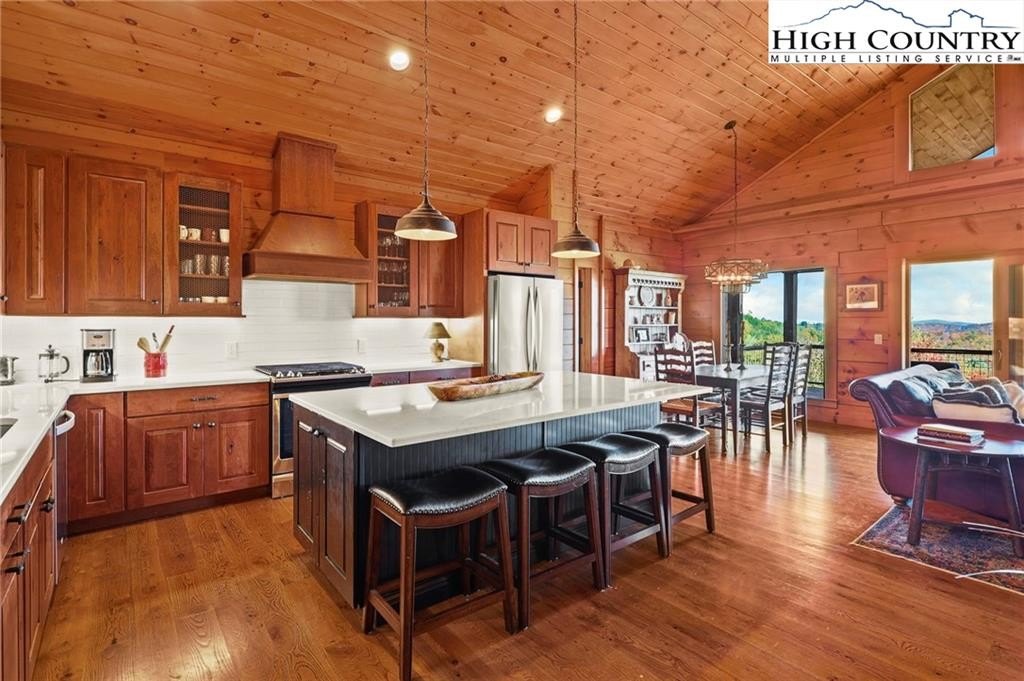 Banner Elk, North Carolina, 28604, United States, 4 Bedrooms Bedrooms, ,5 BathroomsBathrooms,Residential,For Sale,1977191