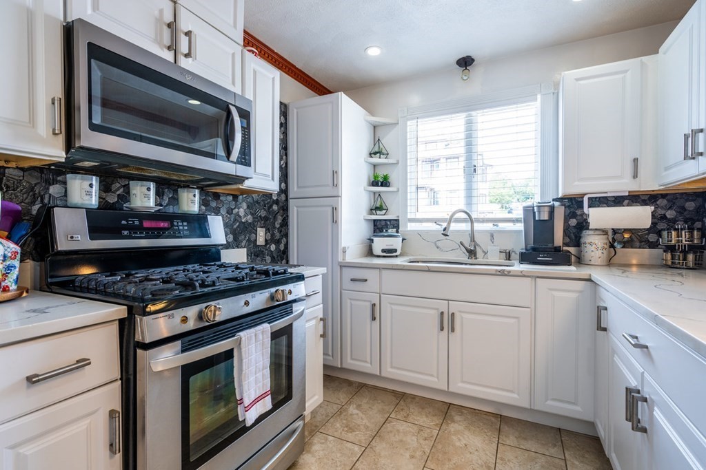 Revere, Massachusetts, 02151, United States, 5 Bedrooms Bedrooms, ,3 BathroomsBathrooms,Residential,For Sale,1937868